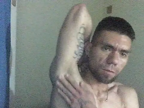 Snapshot of thomas2wood chatting on May 21, 2026, 11:34 pm thomas2wood online show from May 21, 2026, 11:34 pm