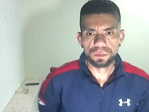 Snapshot of thomas2wood chatting on May 28, 2026, 2:53 am thomas2wood online show from May 28, 2026, 2:53 am