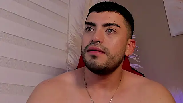 Snapshot of Alexander_Diazz chatting on May 16, 2026, 12:40 am Alexander Diazz online show from May 16, 2026, 12:40 am