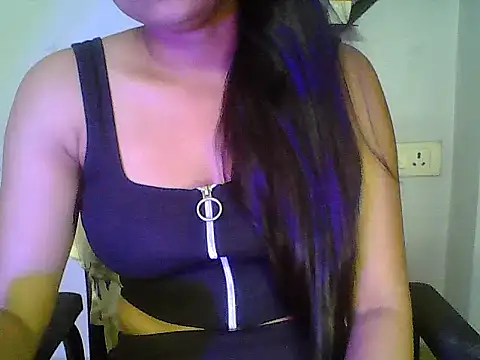 Snapshot of Saxy_Mony002 chatting on June 18, 2026, 4:24 am Saxy Mony002 online show from June 18, 2026, 4:24 am