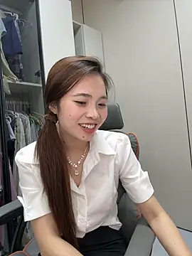 Mimiluv1234 online show from May 27, 2026, 5:10 pm
