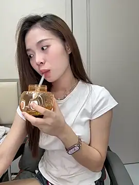 Mimiluv1234 online show from June 10, 2026, 1:43 pm