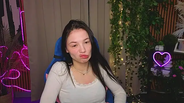 MaryFlorez online show from April 8, 2026, 4:18 pm