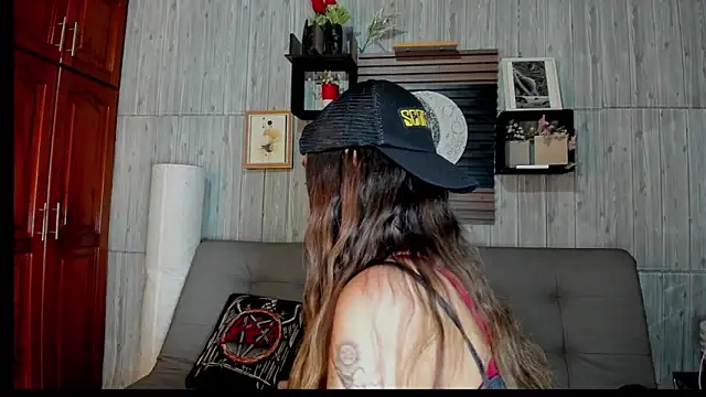 Snapshot of Alucarda666 chatting on July 1, 2026, 8:52 pm Alucarda666 online show from July 1, 2026, 8:52 pm