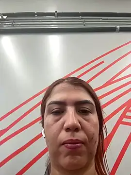 Snapshot of Lunnacherry chatting on June 27, 2026, 3:39 pm Lunnacherry online show from June 27, 2026, 3:39 pm