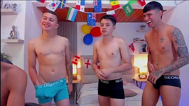 Seductive BoysW online show from July 6, 2026, 1:52 pm
