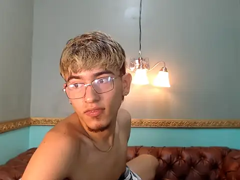 Snapshot of Juan_saul1 chatting on May 28, 2026, 9:01 pm Juan saul1 online show from May 28, 2026, 9:01 pm