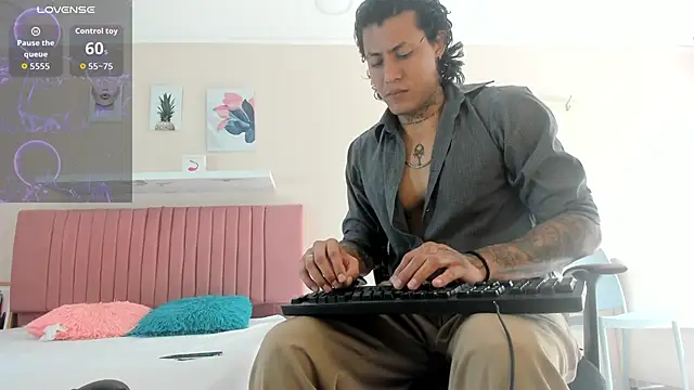 Damian Romanoff online show from May 3, 2026, 2:12 pm