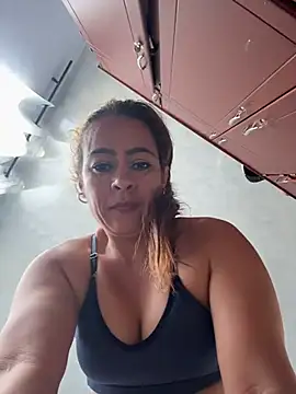 Natigoonzalez online show from April 20, 2026, 1:14 pm