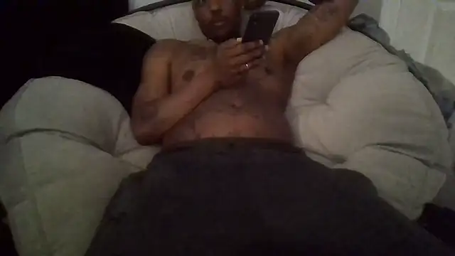 Snapshot of zdaddymm chatting on May 5, 2026, 8:39 pm zdaddymm online show from May 5, 2026, 8:39 pm