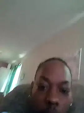 Snapshot of zdaddymm chatting on May 27, 2026, 5:32 pm zdaddymm online show from May 27, 2026, 5:32 pm