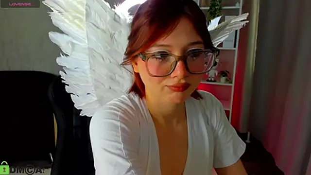 Snapshot of Lessi_Panic chatting on April 24, 2026, 12:57 am Lessi Panic online show from April 24, 2026, 12:57 am