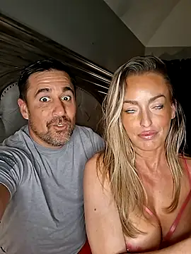 Farrah Fantasy online show from April 14, 2026, 1:44 am