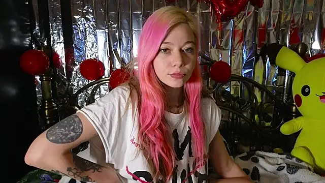 Snapshot of Sansarella chatting on February 19, 2025, 3:17 am Sansarella online show from February 19, 2025, 3:17 am