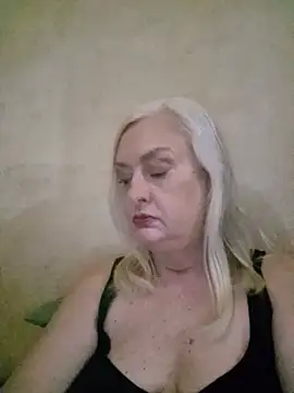 Snapshot of Julia20X chatting on May 28, 2026, 11:29 am Julia20X online show from May 28, 2026, 11:29 am