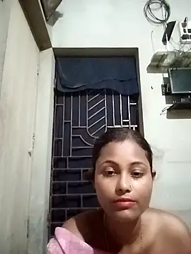 amishaah92 online show from April 21, 2026, 7:28 pm