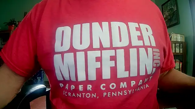 ilundercover online show from April 12, 2026, 12:32 pm