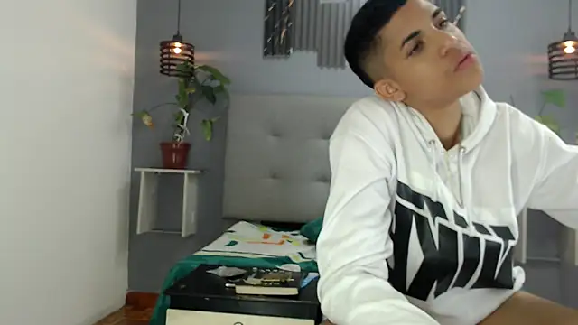 Snapshot of Lukaz_Caballero chatting on June 5, 2026, 6:52 am Lukaz Caballero online show from June 5, 2026, 6:52 am
