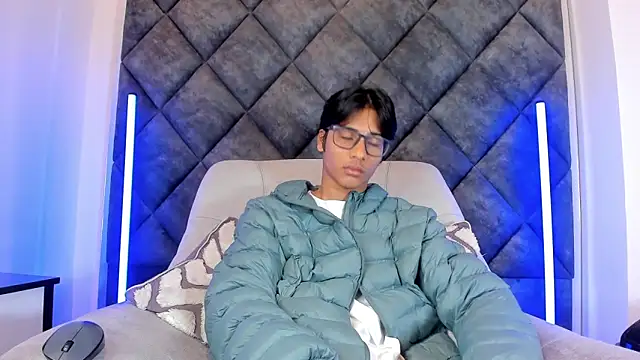 Snapshot of LiamKron chatting on June 4, 2026, 11:27 am LiamKron online show from June 4, 2026, 11:27 am
