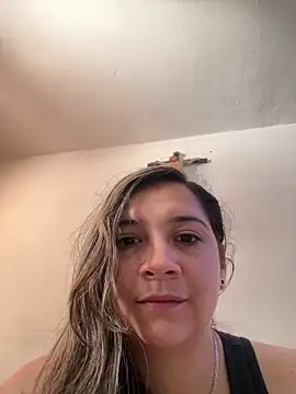 Snapshot of belucci_vale chatting on April 10, 2026, 1:38 pm belucci vale online show from April 10, 2026, 1:38 pm