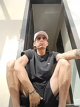 Snapshot of Bruno13travieso chatting on August 3, 2026, 2:11 pm Bruno13travieso online show from August 3, 2026, 2:11 pm