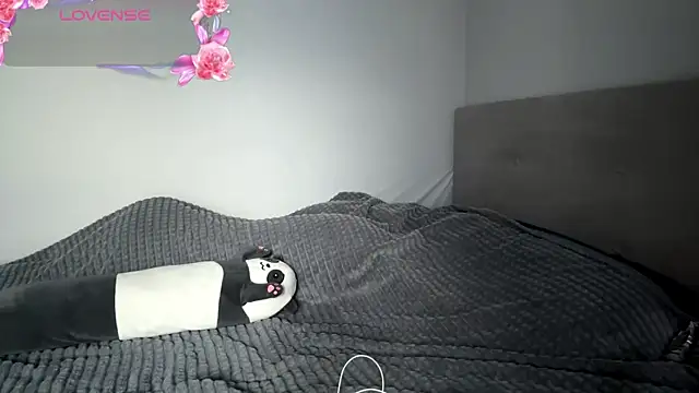 Snapshot of Thyeiysyla chatting on April 11, 2026, 2:16 am Thyeiysyla online show from April 11, 2026, 2:16 am