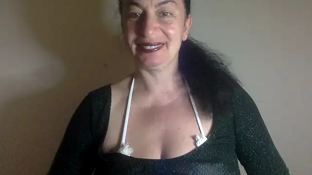 Snapshot of Lizzaa80 chatting on June 11, 2026, 6:17 pm Lizzaa80 online show from June 11, 2026, 6:17 pm