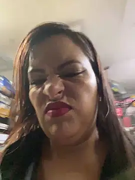 MIA ROSSEEE online show from May 15, 2026, 10:33 am