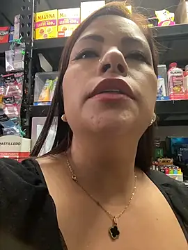 Snapshot of MIA_ROSSEEE chatting on June 19, 2026, 2:43 pm MIA ROSSEEE online show from June 19, 2026, 2:43 pm