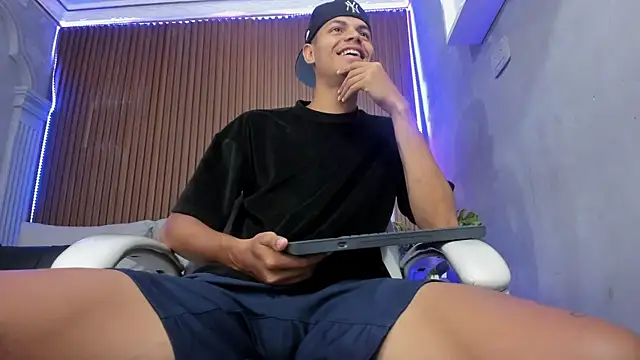 Snapshot of Omen20_ chatting on April 10, 2026, 11:26 am Omen20 online show from April 10, 2026, 11:26 am