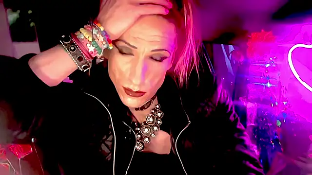 TgirlBrat online show from June 5, 2026, 6:20 am