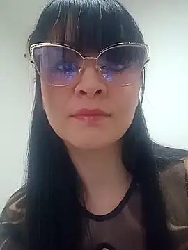 Snapshot of roos1237 chatting on April 16, 2026, 11:55 am roos1237 online show from April 16, 2026, 11:55 am