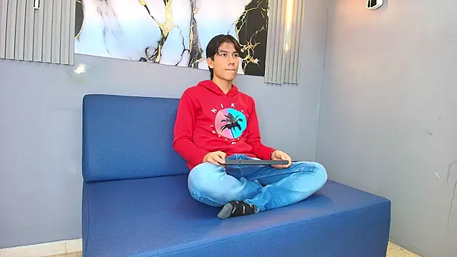 RAPHAEL NYON1 online show from April 11, 2026, 3:44 am