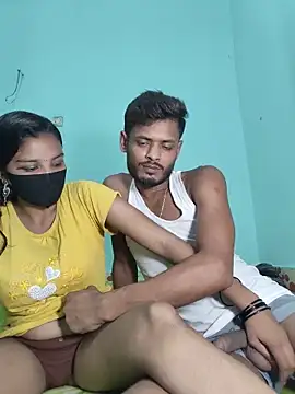 Hot-Couple4 online show from May 19, 2026, 4:35 pm