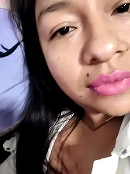 alisonnturbay online show from June 25, 2026, 2:44 am