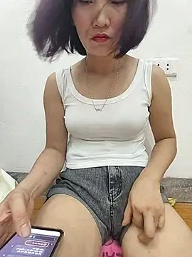Snapshot of 2_banana chatting on June 20, 2026, 2:14 am 2 banana online show from June 20, 2026, 2:14 am