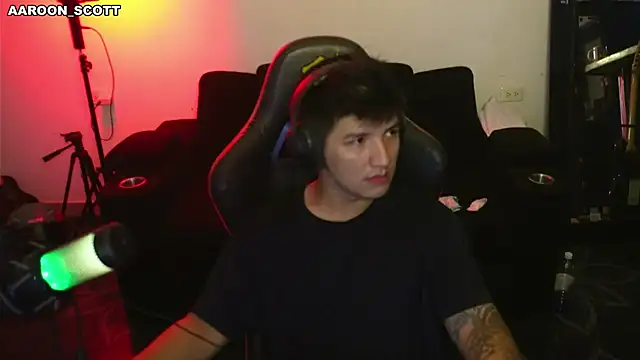 AAROON SCOTT online show from April 10, 2026, 10:03 pm