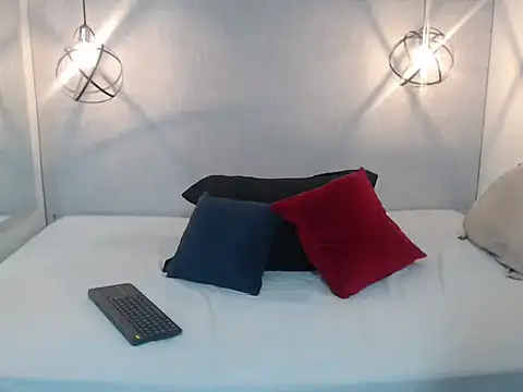 Migatica johnson12 online show from April 21, 2026, 3:24 am