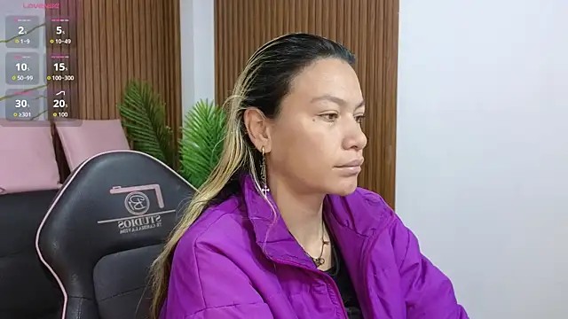 Snapshot of alonddra_tay chatting on June 29, 2026, 11:43 am alonddra tay online show from June 29, 2026, 11:43 am