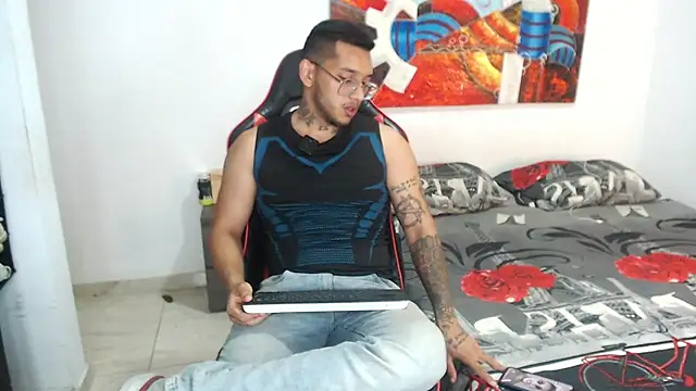 Andymanfit online show from April 17, 2026, 11:41 pm