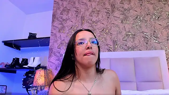 ValkyriaSteel online show from April 28, 2026, 2:27 am