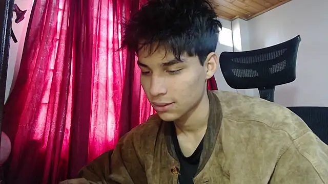 Snapshot of Marck-Pro chatting on July 12, 2026, 4:31 pm Marck-Pro online show from July 12, 2026, 4:31 pm
