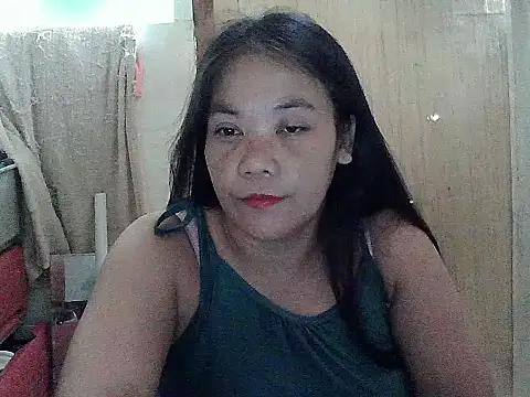 Snapshot of holdmetight21 chatting on April 23, 2026, 4:35 am holdmetight21 online show from April 23, 2026, 4:35 am