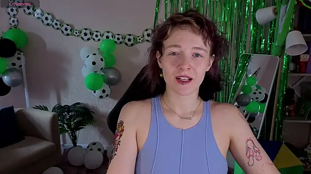 Snapshot of Ricki_Bloom chatting on June 15, 2026, 9:22 am Ricki Bloom online show from June 15, 2026, 9:22 am