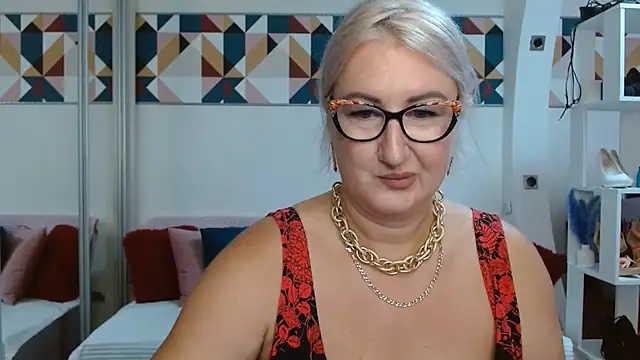 DianaFrances online show from July 8, 2026, 6:40 am
