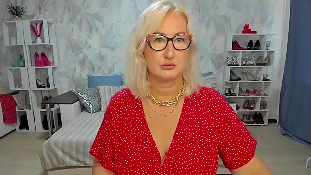 DianaFrances online show from July 11, 2026, 9:45 am