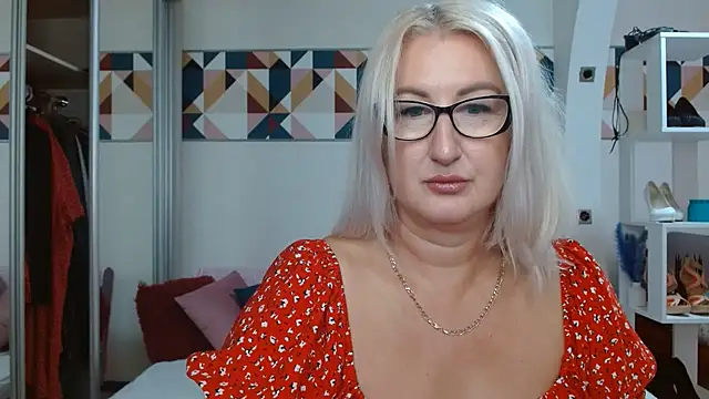 DianaFrances online show from July 18, 2026, 1:15 pm