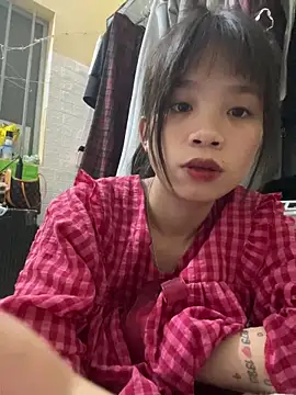 Snapshot of Neo-baby chatting on April 23, 2026, 2:30 pm Neo-baby online show from April 23, 2026, 2:30 pm