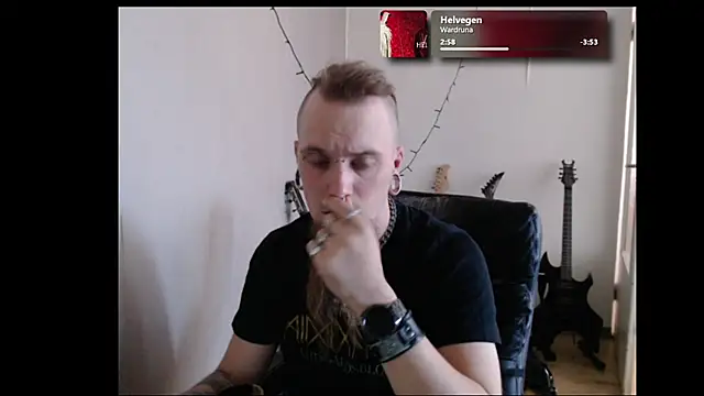 Snapshot of THatRandomMetalHead chatting on June 12, 2026, 3:33 pm THatRandomMetalHead online show from June 12, 2026, 3:33 pm