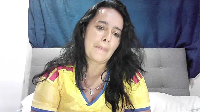 Snapshot of Estefany-magic chatting on July 4, 2026, 3:56 am Estefany-magic online show from July 4, 2026, 3:56 am